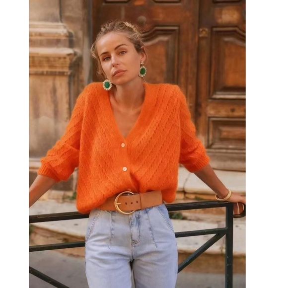 V-Cut Buttoned Down Orange Knit Cardigan Textured, Long Sleeve - Picture 5 of 6